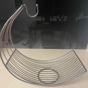 Kitchen fruit/banana holder.